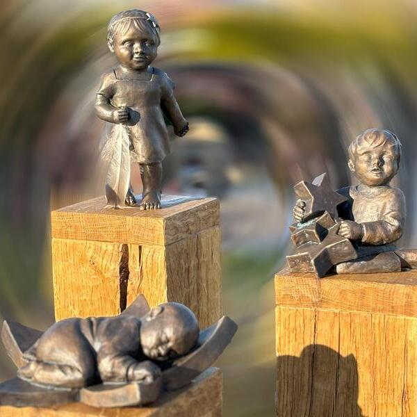 Sternenkinder / © Christiane Raabe (Foto) / Dorothee Andrae (Skulptur) In: Pfarrbriefsercive.de Sternenkinder