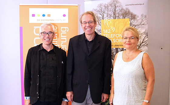 V. l.: Josef Hölzl (BEZIEHUNGLEBEN.AT), Dr. Claudius Stein (Kriseninterventionszentrum Wien) und Mag.a Silvia Breitwieser (TelefonSeelsorge - Notruf 142). / © Diözese Linz / Eckerstorfer V. l.: Josef Hölzl (BEZIEHUNGLEBEN.AT), Dr. Claudius Stein (Kriseninterventionszentrum Wien) und Mag.a Silvia Breitwieser (TelefonSeelsorge - Notruf 142).