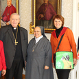 Ehemaliges Straßenkind Cindy von den Philippinen besucht Bischof / Diözese Linz v.l. ehemaliges Straßenkind Cindy, Bischof Ludwig Schwarz, Don Bosco Schwester Maria Victoria, Hildegard Pesendorfer (Jugend Eine Welt), Elisabeth Rieder (Jugend Eine Welt).